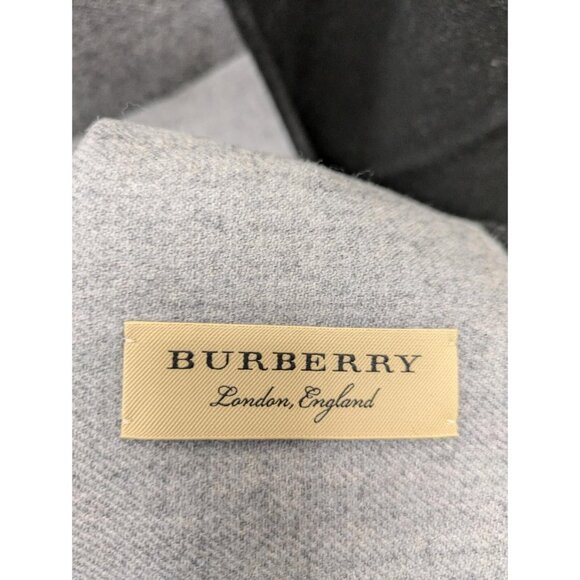 Burberry Charlotte Reversible Solid to Check Wool Cape Charcoal 140*140 - Picture 5 of 8